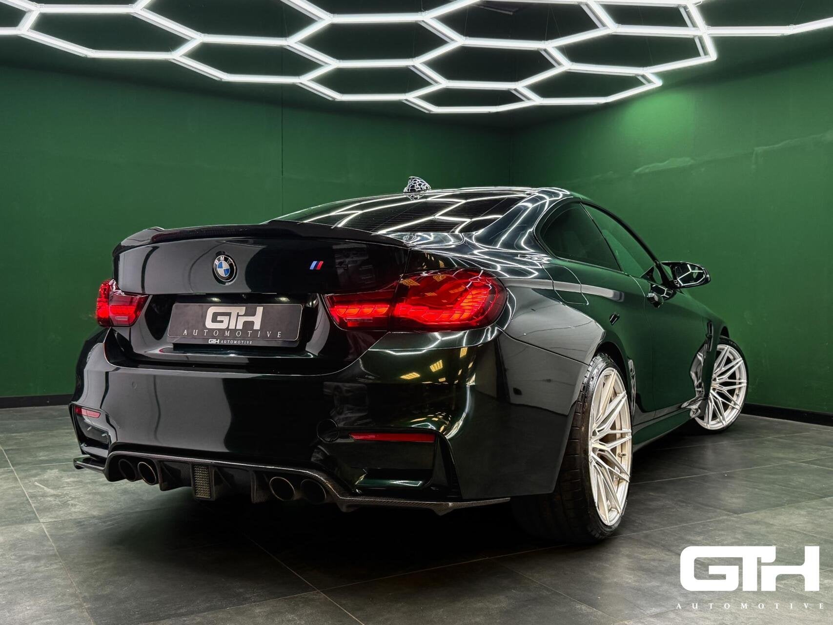 BMW 4-serie Coupé M4 Carbon | H/K | Head-up | 360-Cam | NAP, Auto's, BMW, Automaat, 431 pk, 4-Serie, 4 stoelen