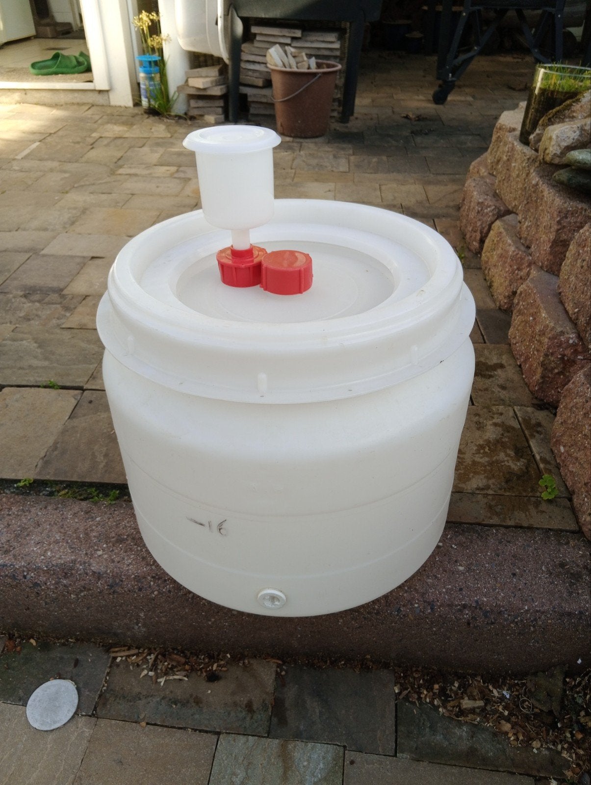 Vergistingsvat 30 liter met waterslot, Ophalen of Verzenden, Gebruikt