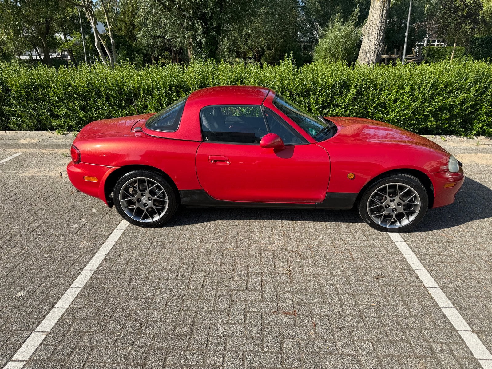 Mazda MX-5 1.8 I 2005 Rood, Auto's, 145 pk, Achterwielaandrijving, 40 €/maand, Zwart