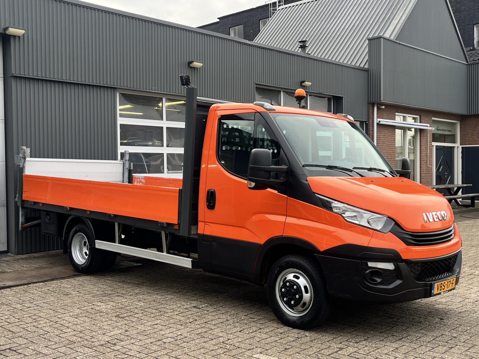 Iveco Daily 35C14 2.3 375 Laadklep 500kg Trekhaak 3500kg tre, Auto's, Gebruikt, Iveco, Origineel Nederlands, Bedrijf