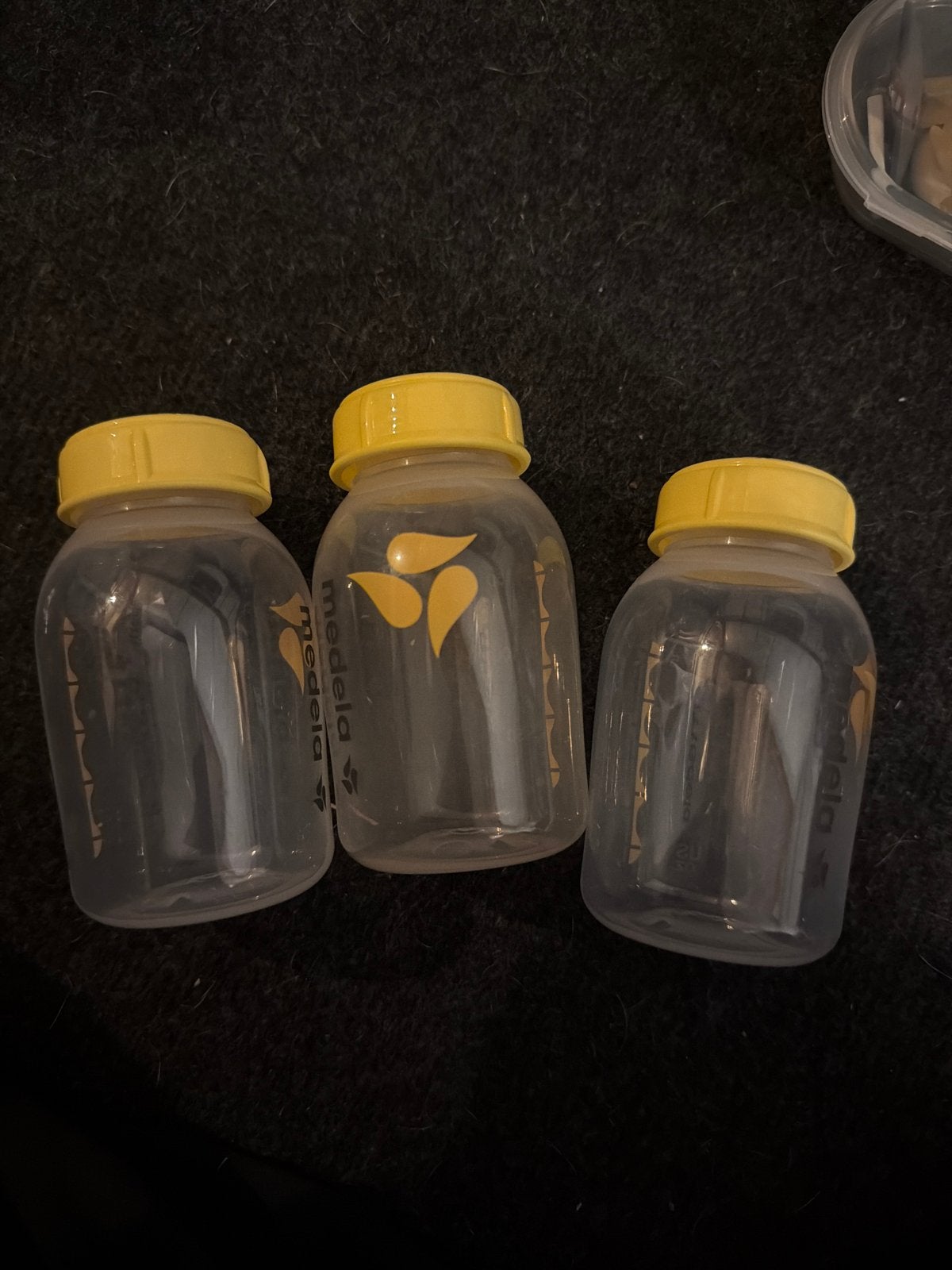 3x Medela Moedermelk Flesjes - Gesteriliseerd, niet gebruikt, Ophalen, Zo goed als nieuw, Babyfles, Medela