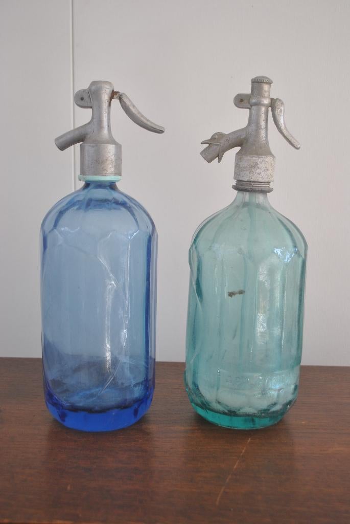 Spuitflessen, 2 stuk, vintage, decoratie, Apra Gazoase Stas, Ophalen of Verzenden, Huis en Inrichting