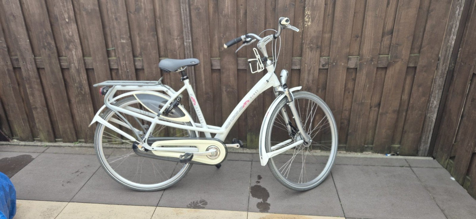Damesfiets - Wit - Goede staat, Fietsen en Brommers, Fietsen | Dames | Damesfietsen, Gebruikt, Overige merken, Versnellingen, 53 tot 56 cm
