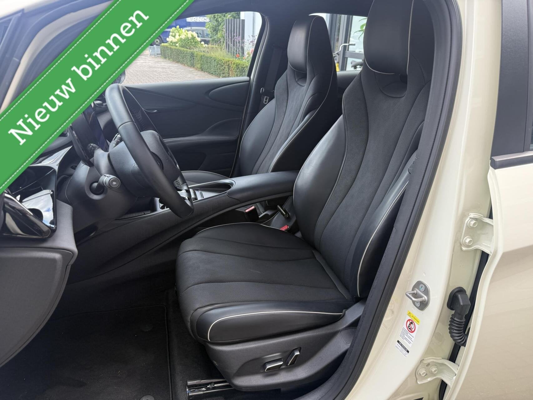 Byd Dolpin Comfort 60.4 kWh SOH 95% WARMTEPOMP *ALL-IN PRIJS, Auto's, Gebruikt, Zwart, Wit, Origineel Nederlands
