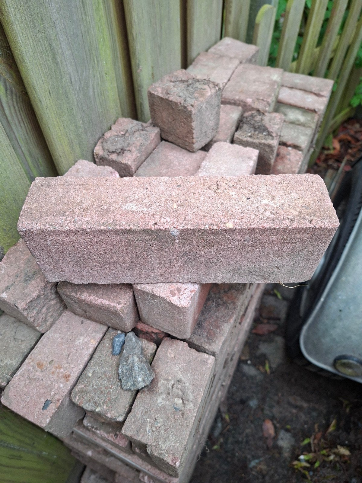 Gebruikte bakstenen voor tuin of bestrating, Ophalen, Gebruikt