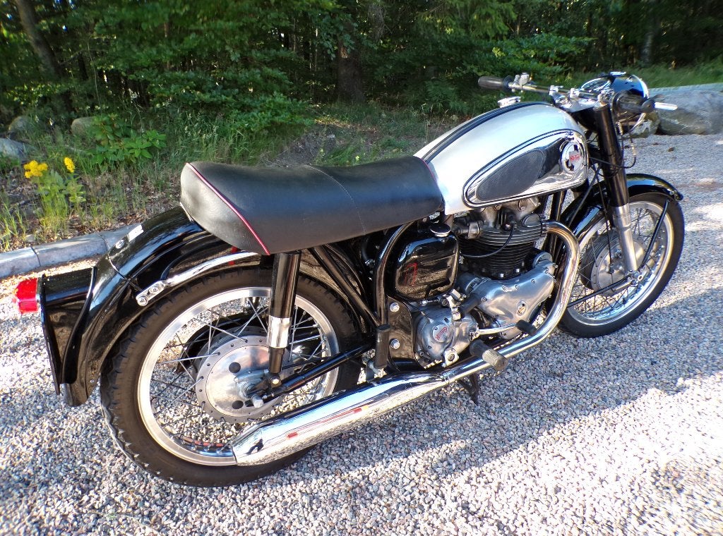 Norton Dominator, 2 cilinders, 597 cc, Nieuw, Motorrijbewijs A
