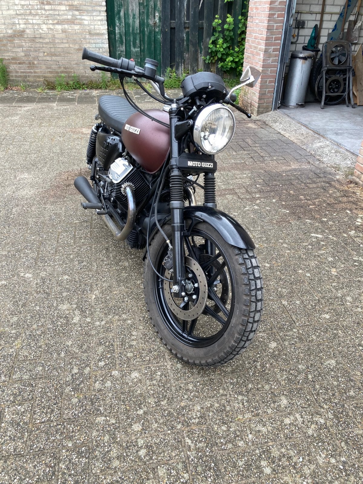 Te koop moto guzzi v50 nato en een v65