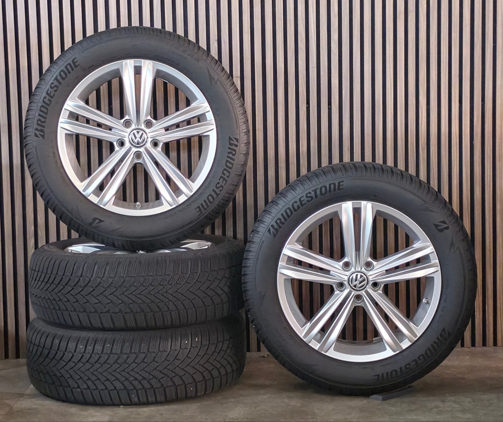 Nette 18" Volkswagen RLine Sebring Velgen+ZGAN Winterbanden, Auto-onderdelen, Volkswagen, 18 inch, Gebruikt, Banden en Velgen