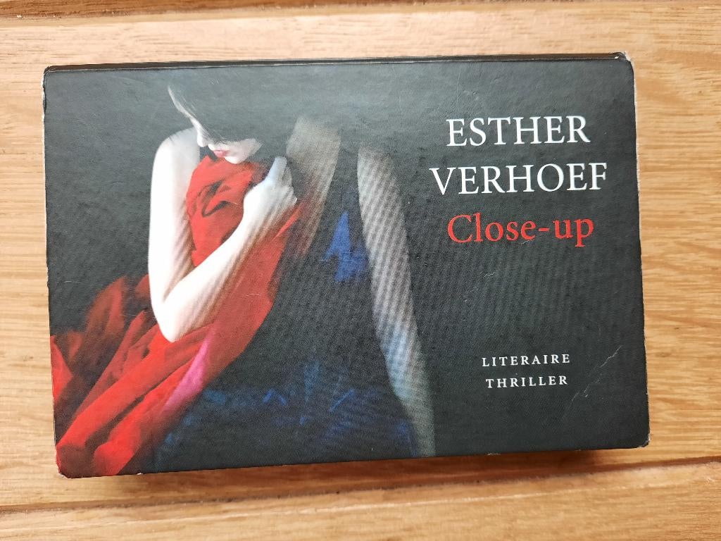 Esther Verhoef - Close-up - Dwarsligger, Ophalen of Verzenden, Zo goed als nieuw, Esther Verhoef