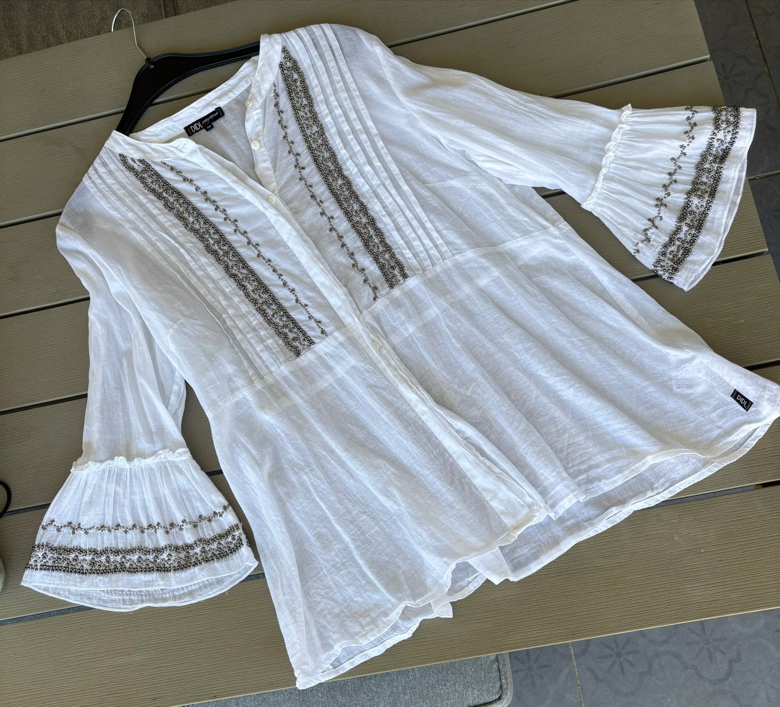 Witte blouse met borduursels en trompetmouwen, Ophalen of Verzenden, Zo goed als nieuw, Maat 38/40 (M), Wit