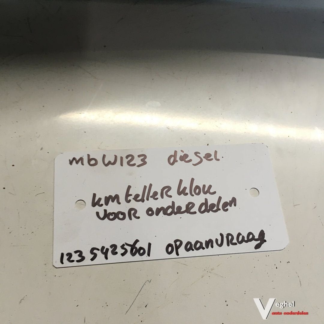 Mercedes W123    Km Tellerklok 123 542 5601 voor onderdelen, Gebruikt, -, -, Ophalen of Verzenden