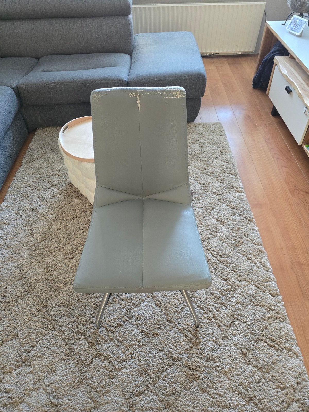 Gratis af te halen: 4 Xooon stoelen (2 leer, 2 half leer), Huis en Inrichting, Ophalen, Gebruikt, Grijs, Leer