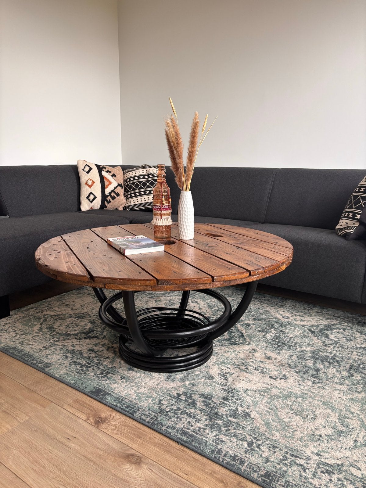 Unieke gerestaureerde salontafel van haspel en onderstel, Ophalen, Gebruikt, 100 tot 150 cm, Rond