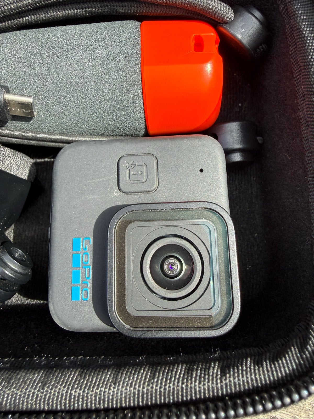Foto 3 van GoPro HERO11 Black met accessoires en 64+512GB SD-kaart