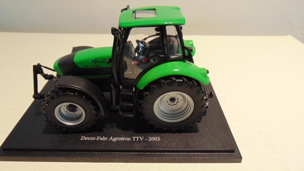 Model Tractor Deutz Fahr Agrotron TTV 2003  - 1/43, Ophalen of Verzenden, Zo goed als nieuw, Tractor of Landbouw, Universal Hobbies