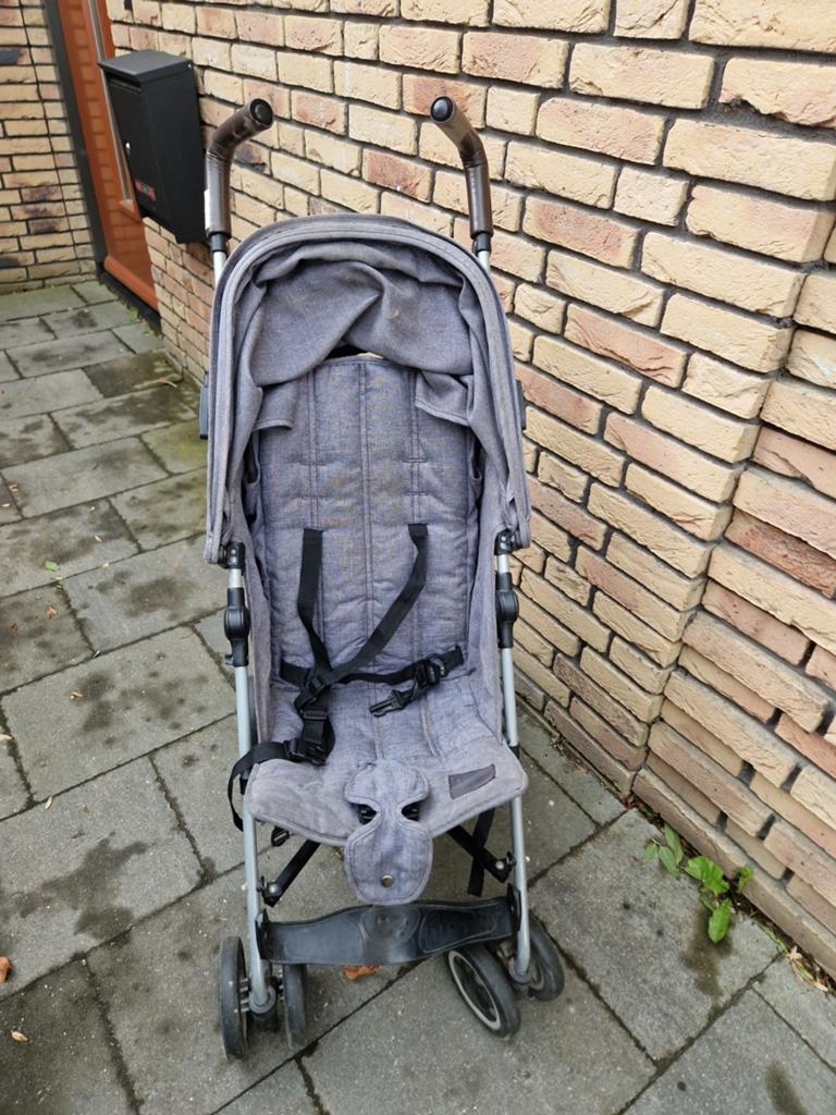 Koelstra buggy, inklapbaar en netjes, Kinderen en Baby's, Buggy's, Ophalen, Gebruikt, Koelstra, Verstelbare rugleuning