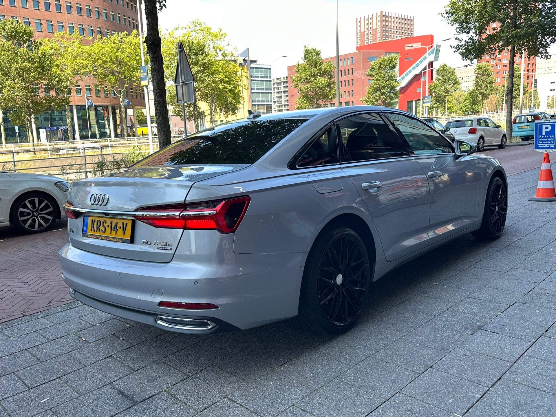 Audi A6 Limousine 50 TFSI e quattro Business edition Aut Lee, Auto's, Automaat, Gebruikt, Euro 6, 4 cilinders