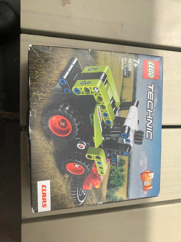 Lego Technic mini Claas Xerion 42102, nieuw in doos, Ophalen of Verzenden, Zo goed als nieuw