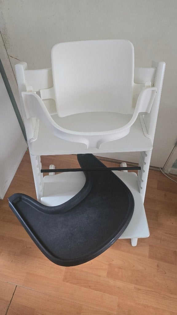 Stokke tripp trapp met tafelblad, Ophalen, Gebruikt, Meegroeistoel, Gordel(s)