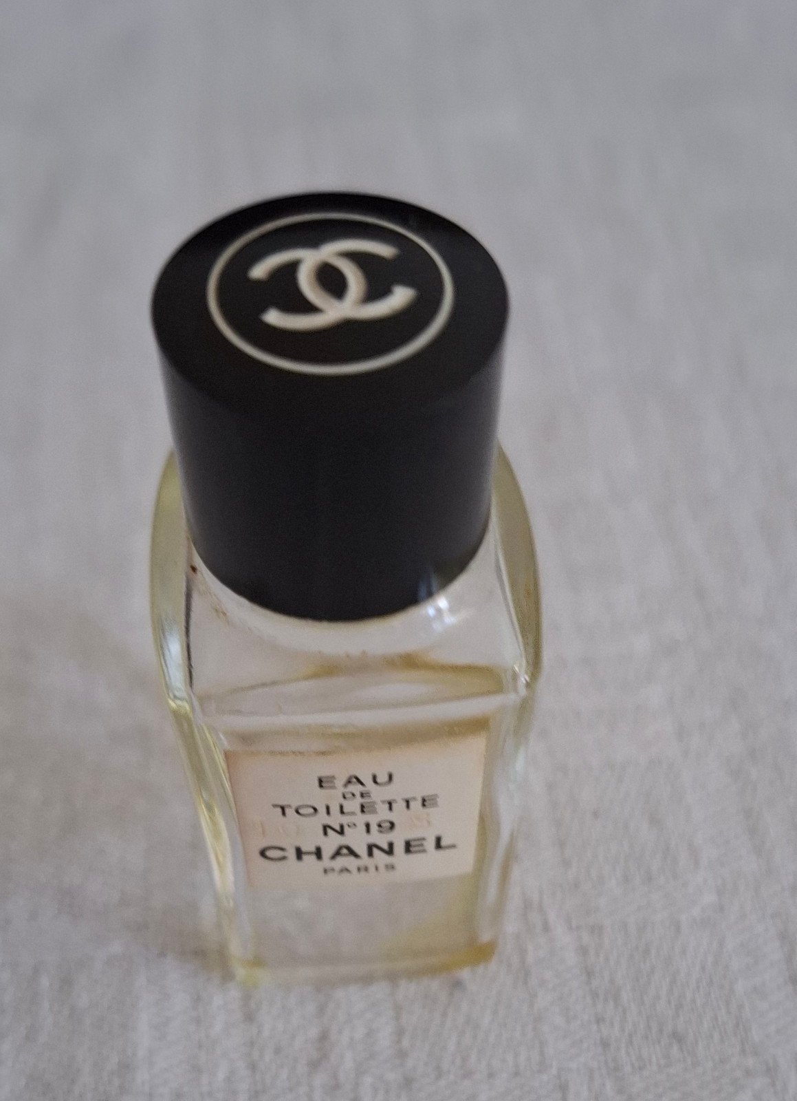 @2 oude flesjes CHANEL N19 en BLUE de CHANEL@, Verzamelen, Ophalen of Verzenden, Gebruikt, Parfumfles