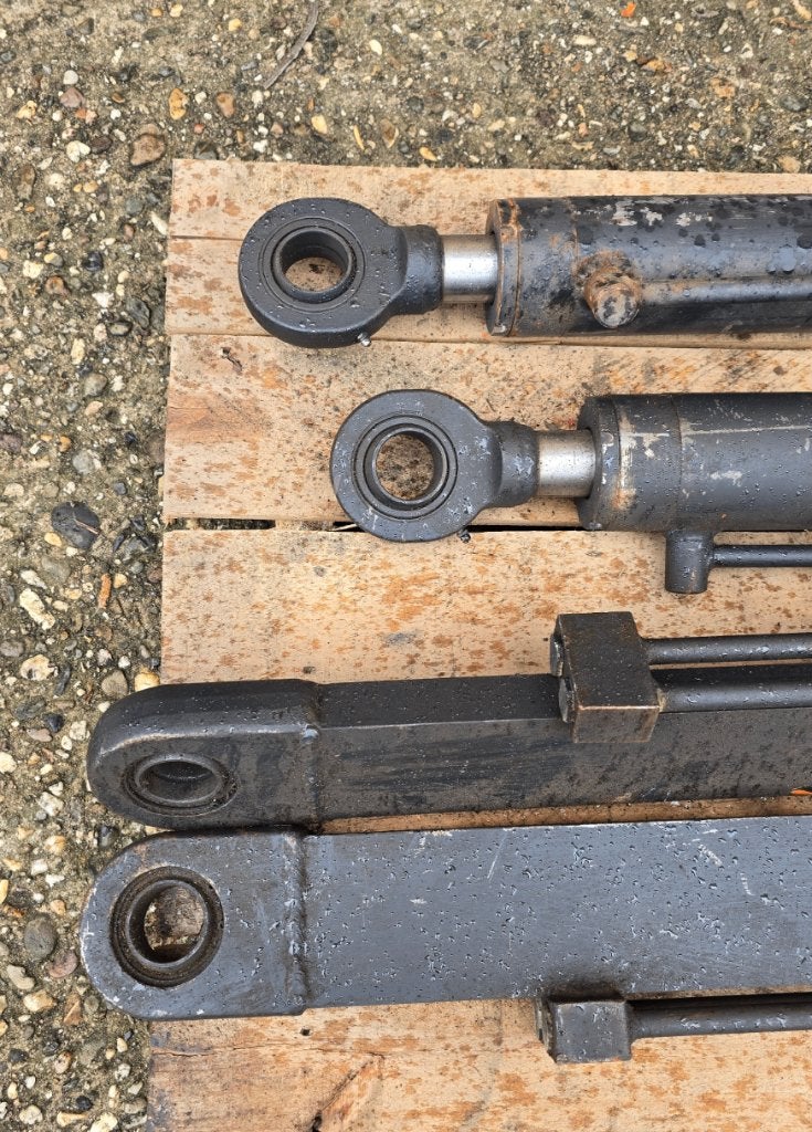 Hydraulische cilinders – 2 sets beschikbaar, Ophalen, Gebruikt