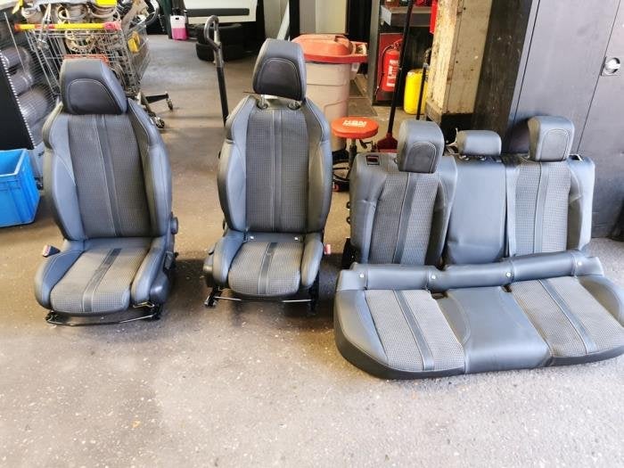 Bekleding Set (compleet) van een Peugeot 208, Auto-onderdelen, Interieur en Bekleding, Gebruikt, -, -, Ophalen of Verzenden