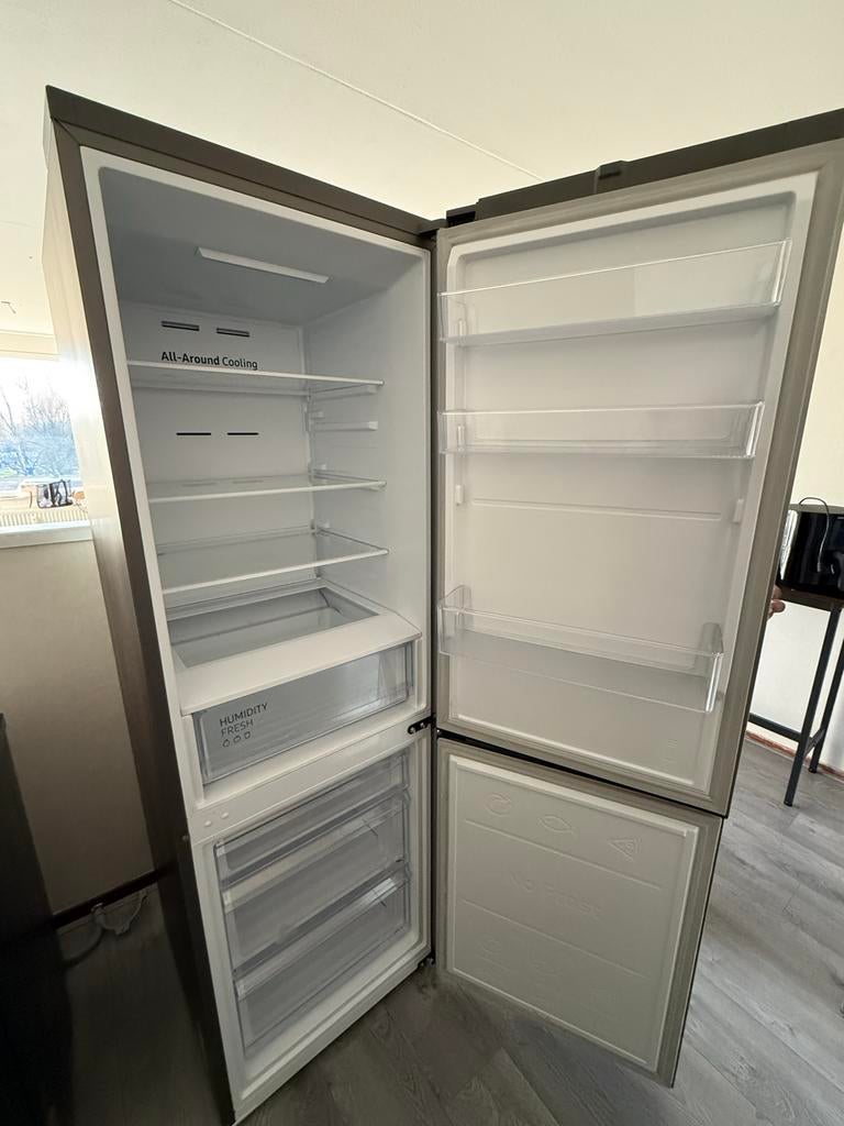 Goed onderhouden Samsung koelkast met No Frost, Witgoed en Apparatuur, Koelkasten en IJskasten, Gebruikt, 200 liter of meer, 60 cm of meer