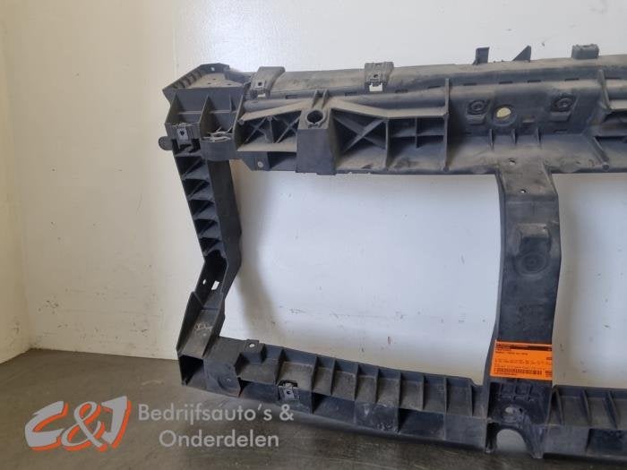 Frontpaneel van een Renault Trafic, Gebruikt, -, Renault, -