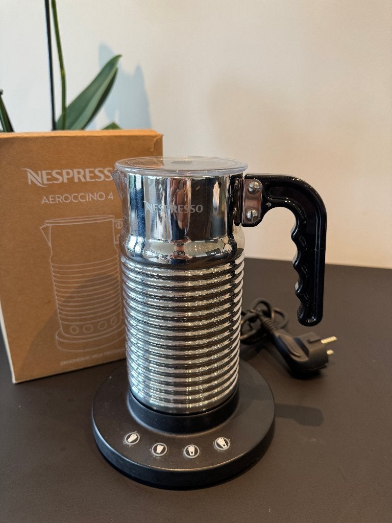 Nespresso Aeroccino 4 melkopschuimer - zo goed als nieuw, Witgoed en Apparatuur, Ophalen of Verzenden, Zo goed als nieuw, Elektrische melkopschuimer