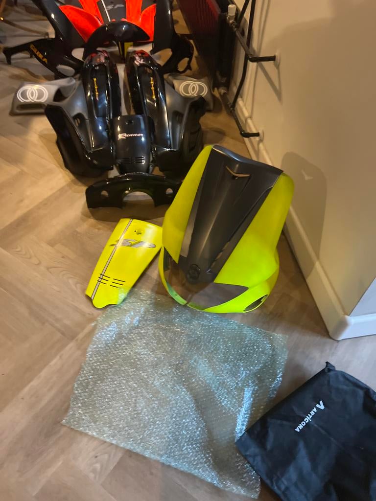 Gilera Runner SP voorkap set - links, midden, rechts + gele, Ophalen of Verzenden, Zo goed als nieuw