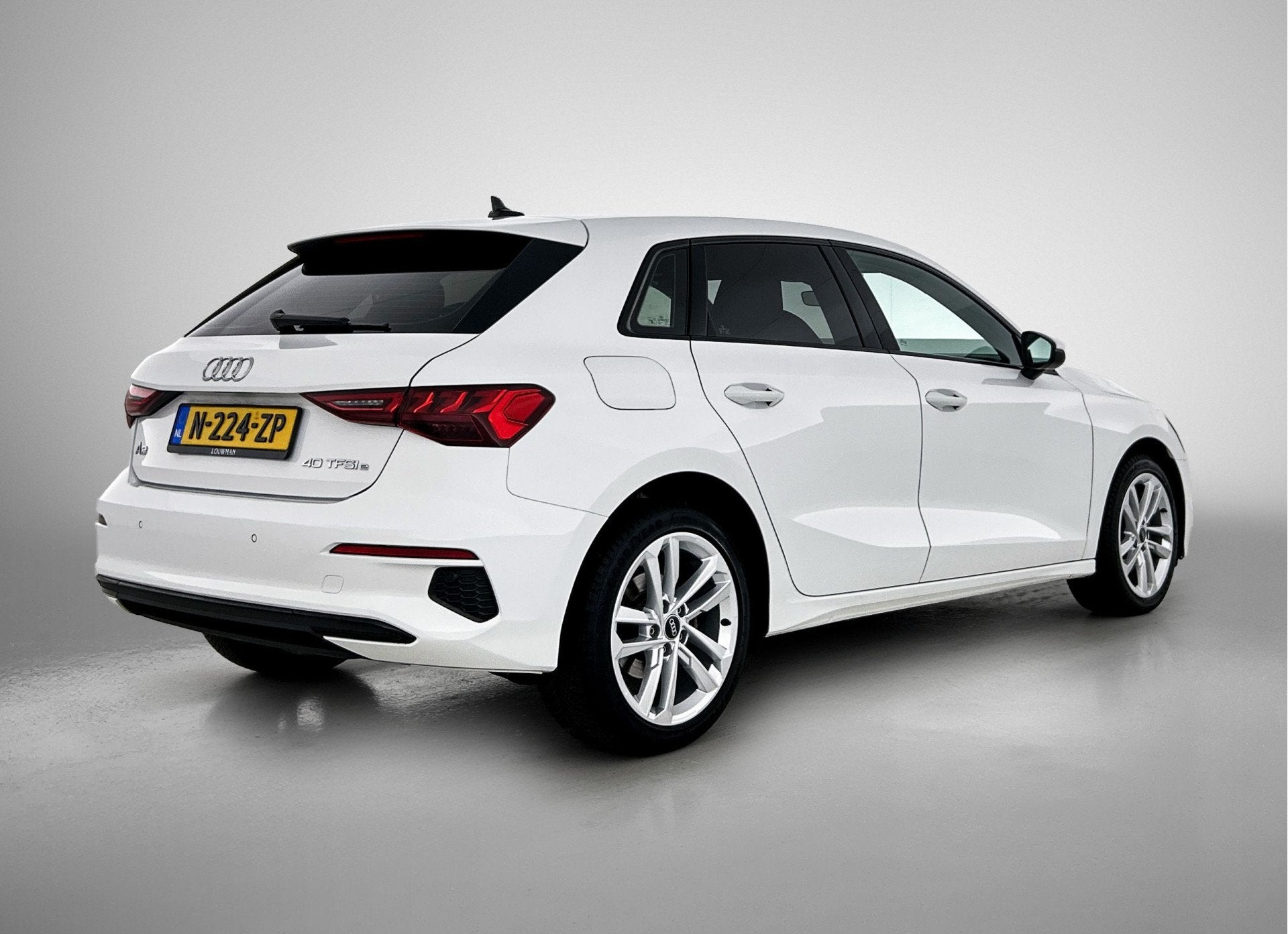 Audi A3 Sportback 40 TFSI e Business edition | Origineel NL!, Auto's, 12 maanden, Stof, Gebruikt, 4 cilinders