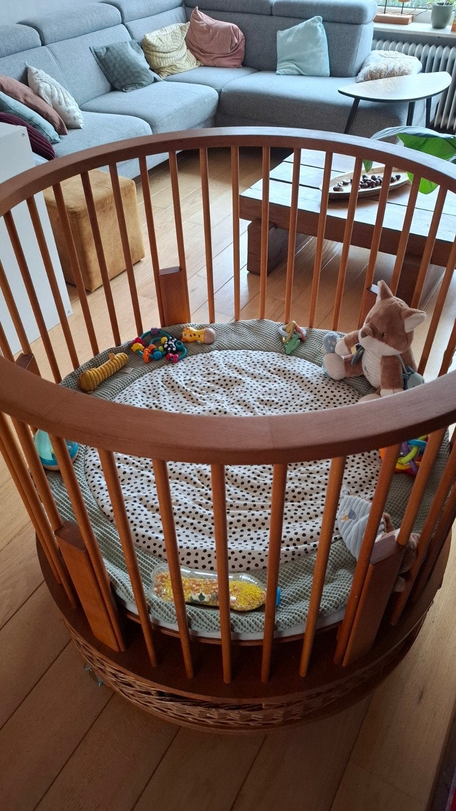 Vintage houten ronde box (met opbergruimte), Kinderen en Baby's, Ophalen, Gebruikt, Rond, In hoogte verstelbaar