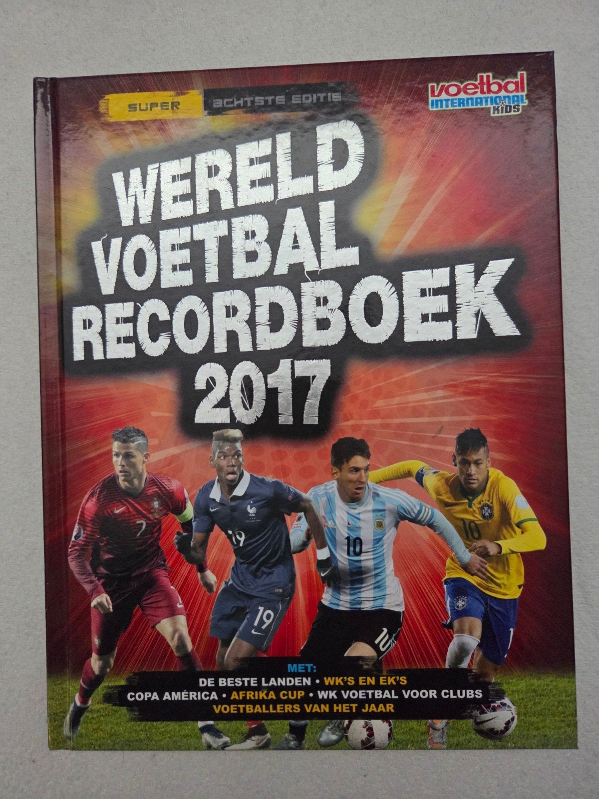 Wereld Voetbal Recordboek 2017, Ophalen of Verzenden, Zo goed als nieuw, Balsport