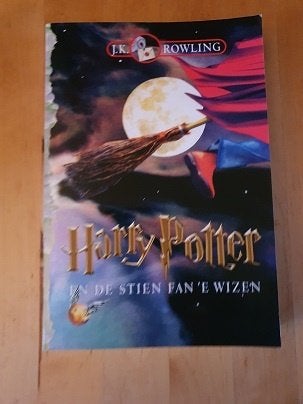 HARRY  POTTER  EN  DE  STIEN  FAN ‘E  WIZEN  van J.K. Rowlin, Boeken, Ophalen of Verzenden, Zo goed als nieuw