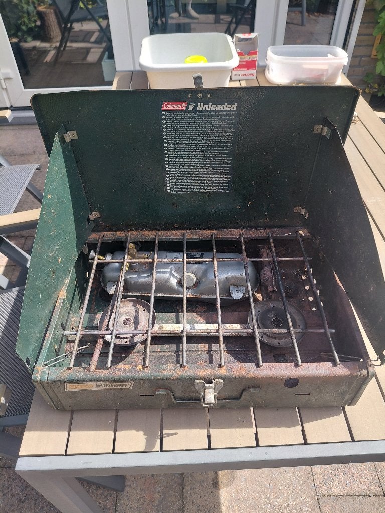 Coleman unleaded 2 burner stove, Ophalen, Gebruikt