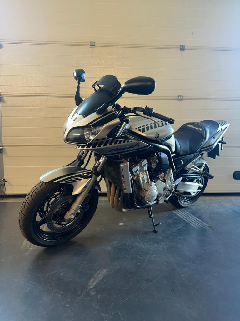 Yamaha Fazer 1000 R1 blok 150PK uit 2003 uitstekende staat, 4 cilinders, Motorrijbewijs A, Gebruikt, Particulier