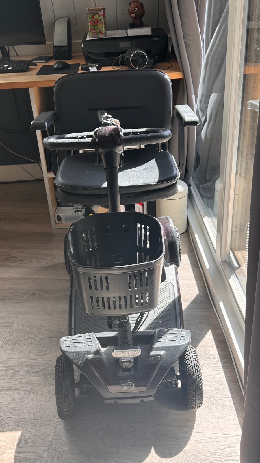 Scootmobiel zwart/ donker paars Excel Xena, Ophalen, Excel, 16 t/m 25 km, Zo goed als nieuw