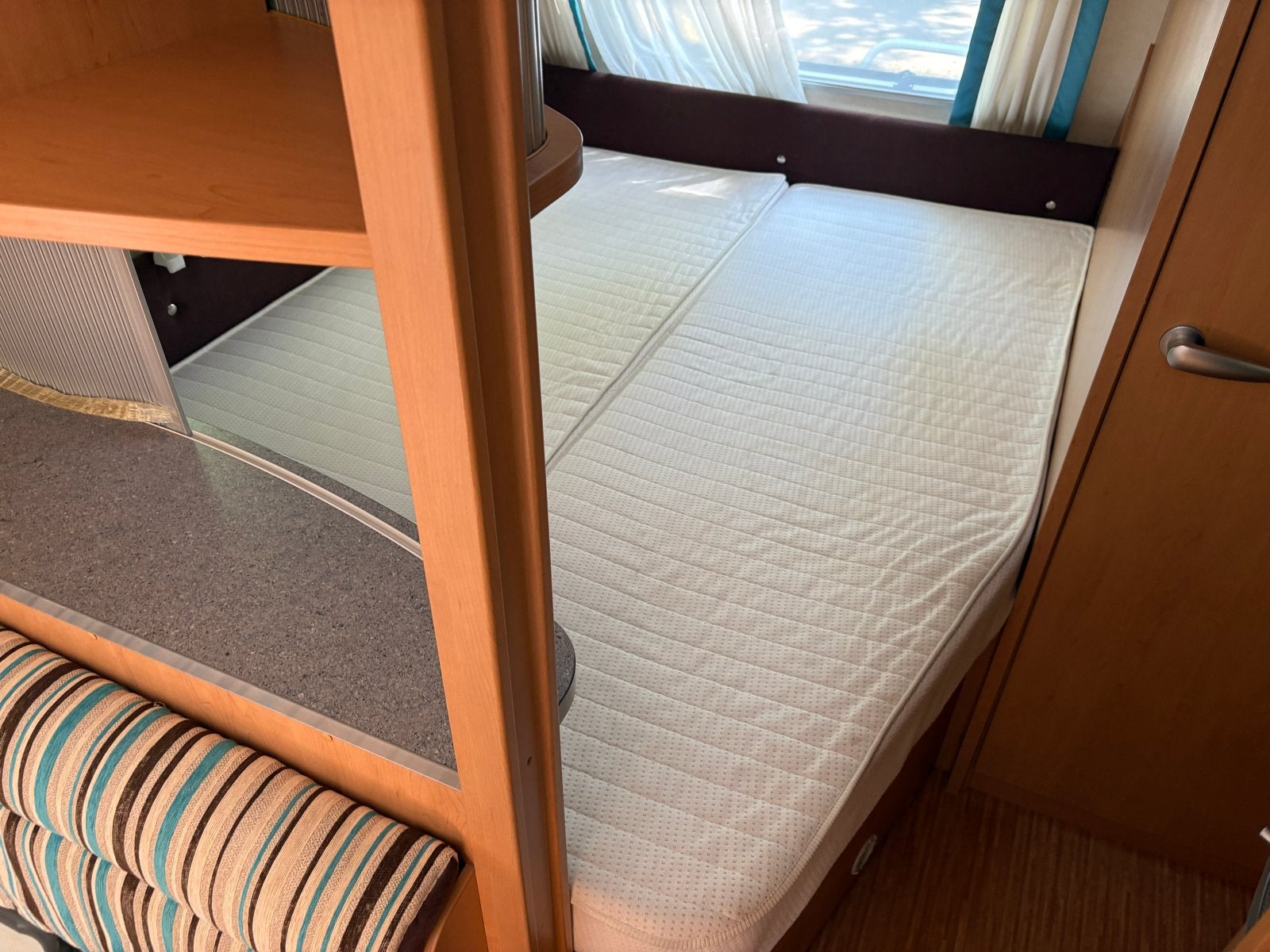 Caravan matras 198x158 cm met afgeschuinde kant, Caravans en Kamperen, Ophalen, Gebruikt