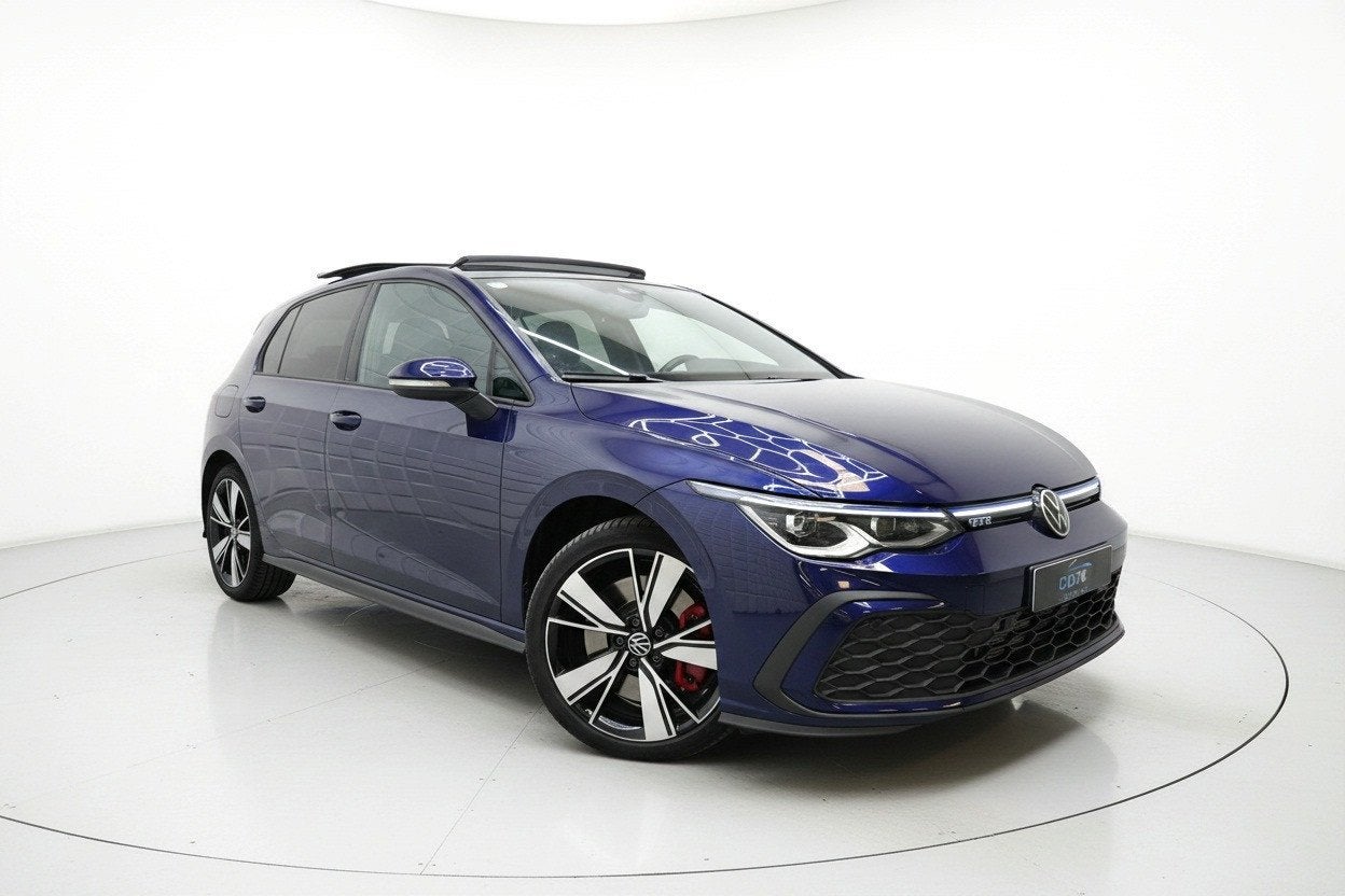 Volkswagen Golf 8 1.4 eHybrid GTE PANO CAM ACC SFEER IQ HUD, Gebruikt, 4 cilinders, Blauw, 1524 kg