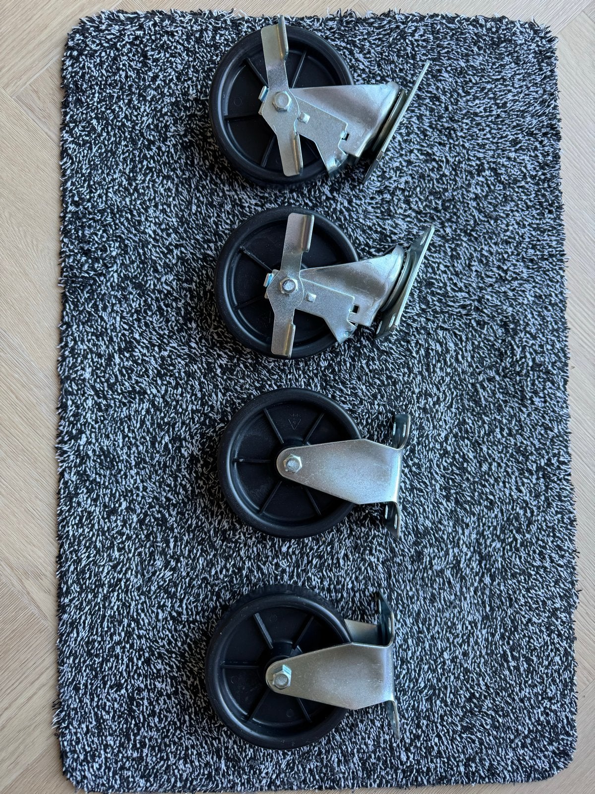 Set van 4 (2 zwenk)- en 2 bokwielen met rem, Ø 12,5 cm, Ophalen of Verzenden, Nieuw