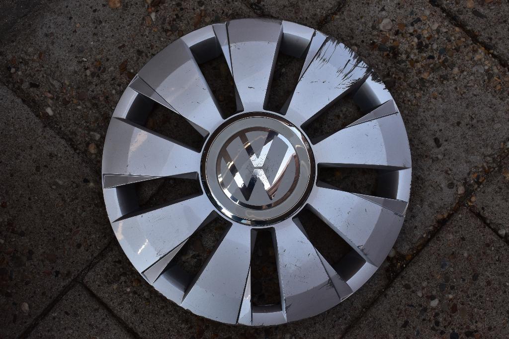 1 losse originele wieldop Volkswagen Up 14 inch (Model 2), Auto diversen, Wieldoppen, Ophalen of Verzenden, Gebruikt