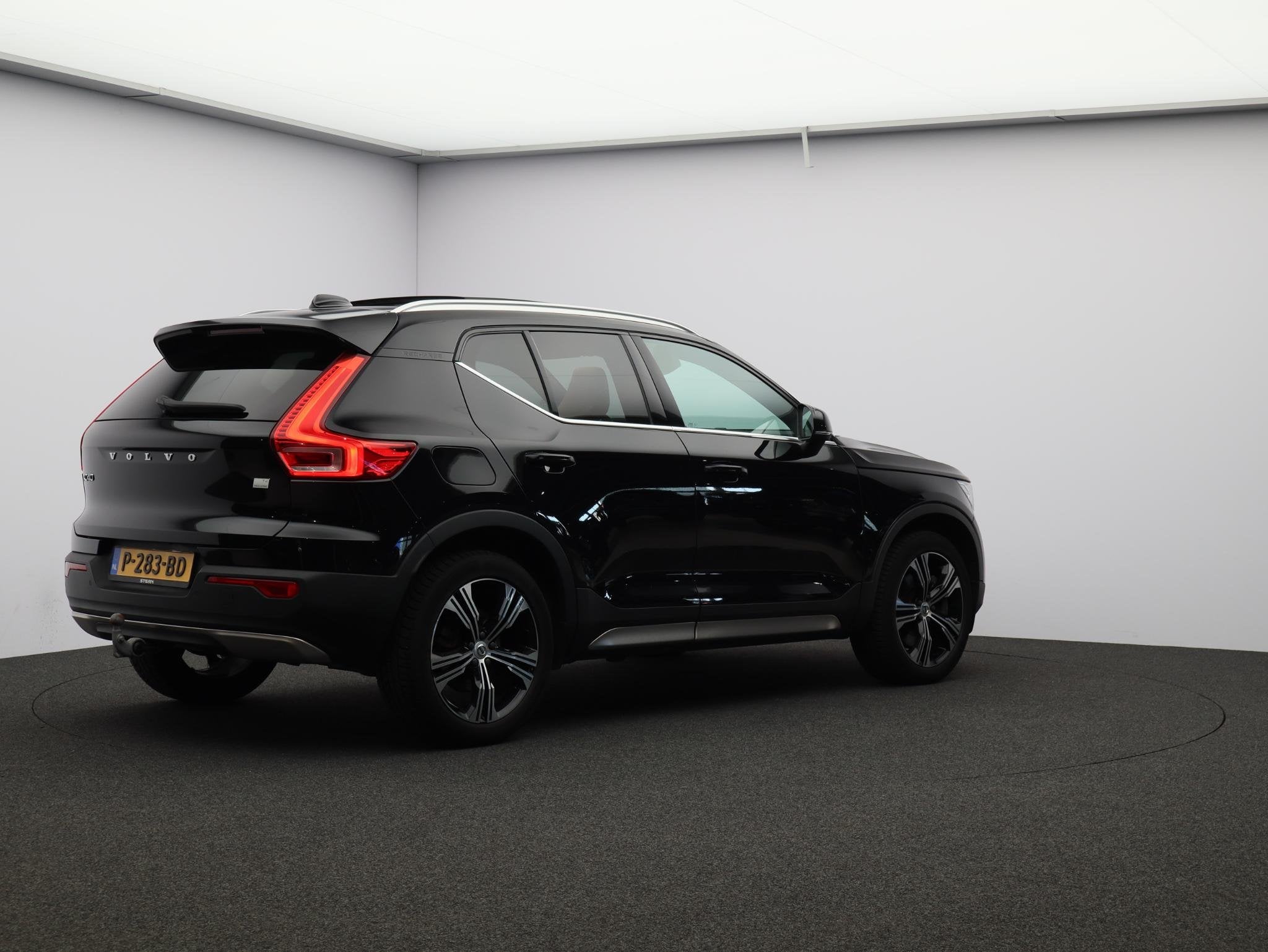 Volvo XC40 T4 Recharge Inscription / Trekhaak / Pan. dak / S, Auto's, 1712 kg, Met garantie (alle), Zwart, Hybride Elektrisch/Benzine