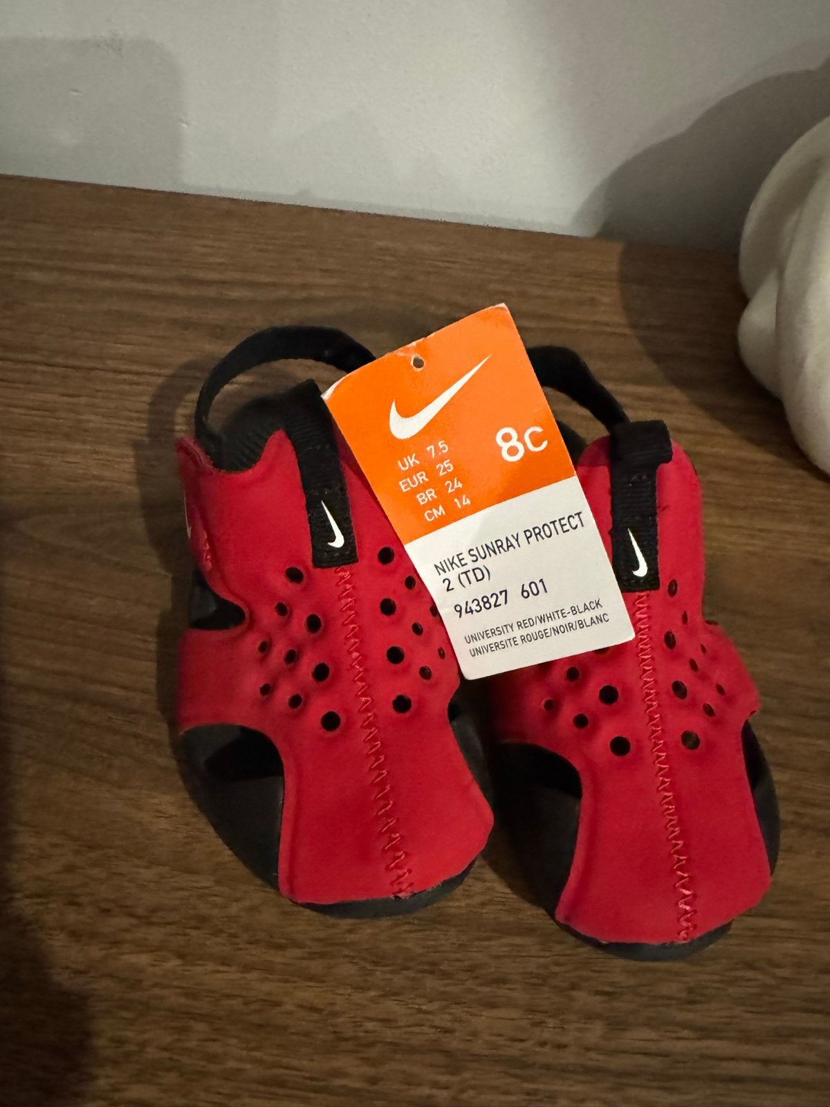 Nieuwe Nike Sunray Protect 2 sandalen rood/zwart maat  25, Ophalen of Verzenden, Nieuw, Jongetje of Meisje, Overige typen