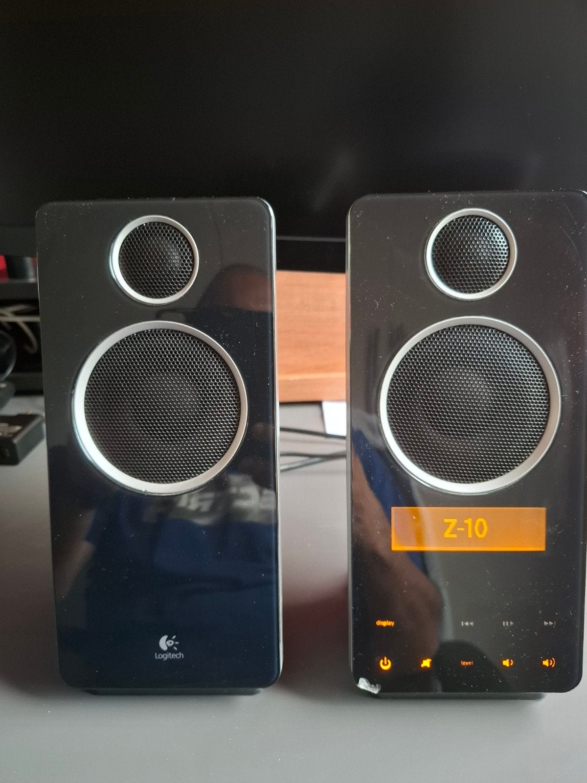 Logitech Z10 computerspeakers, Ophalen of Verzenden, Audiokanaal 2, Logitech