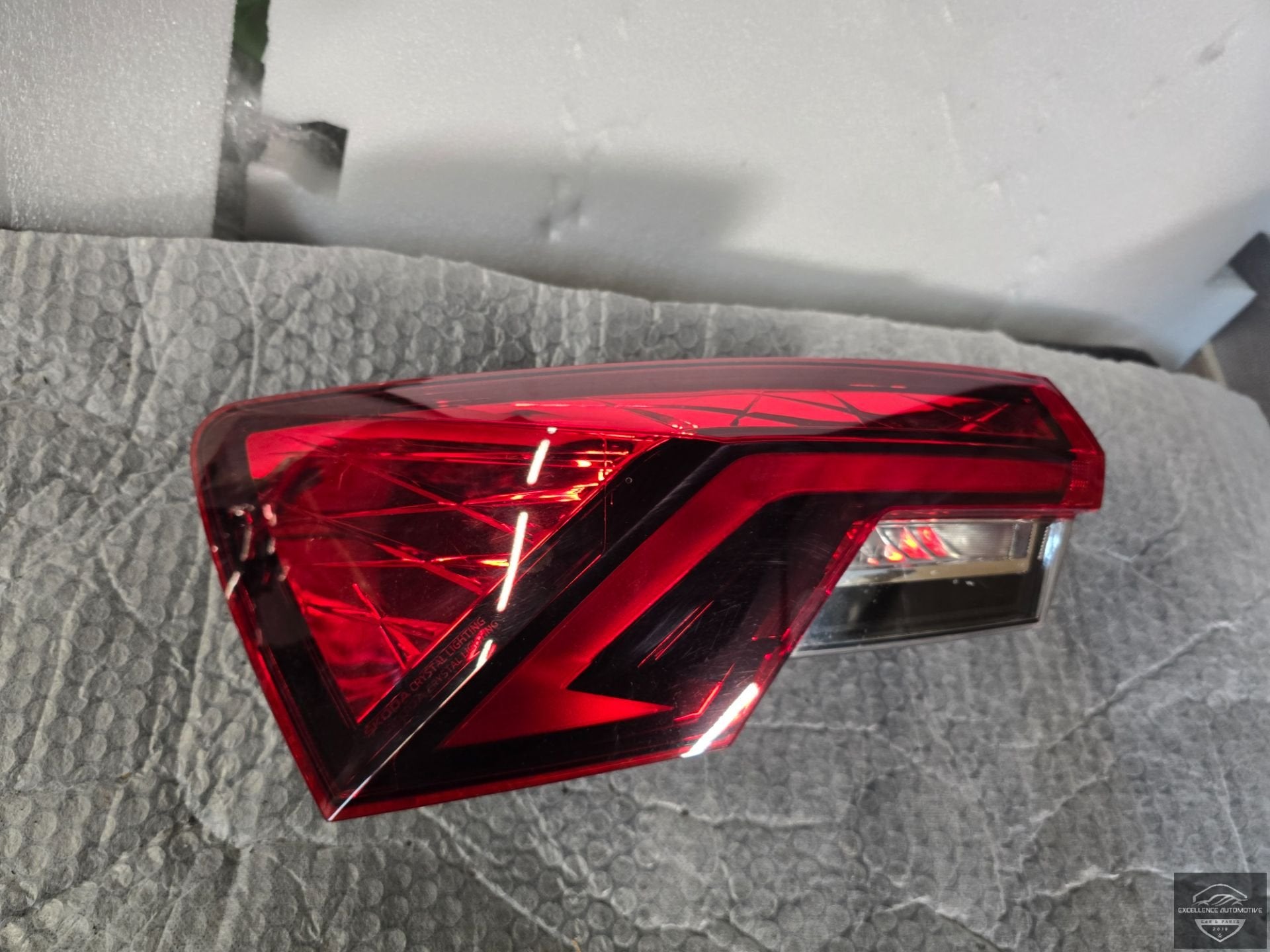 Skoda Octavia 4 Combi LED Achterlicht Links 5E3945207, Skoda, Skoda Auto a.s., Gebruikt, Infoline@skoda-auto.cz