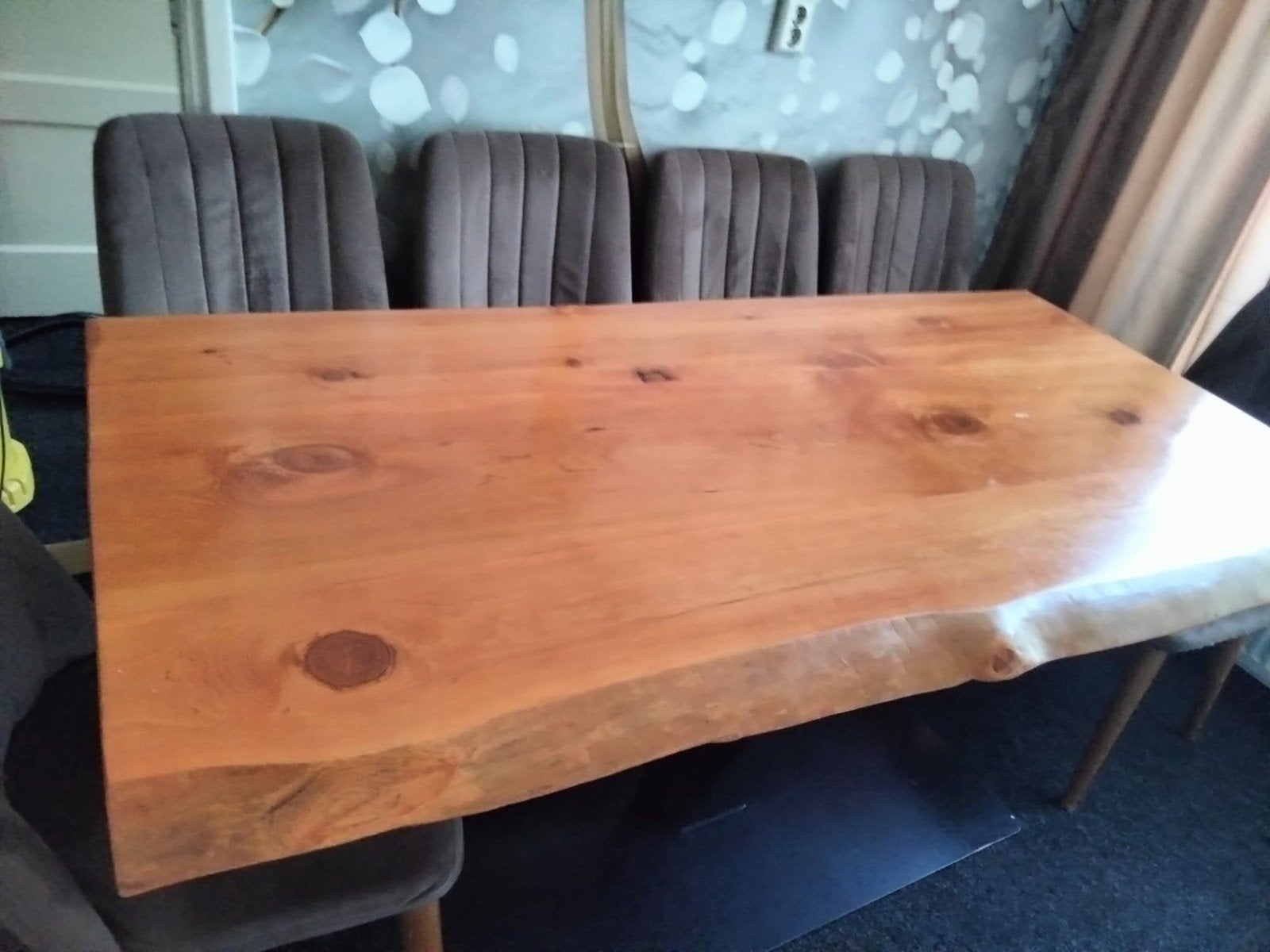 Massief houten eettafel met metalen onderstel, Industrieel, robuust, 50 tot 100 cm, Zo goed als nieuw, Vijf personen of meer