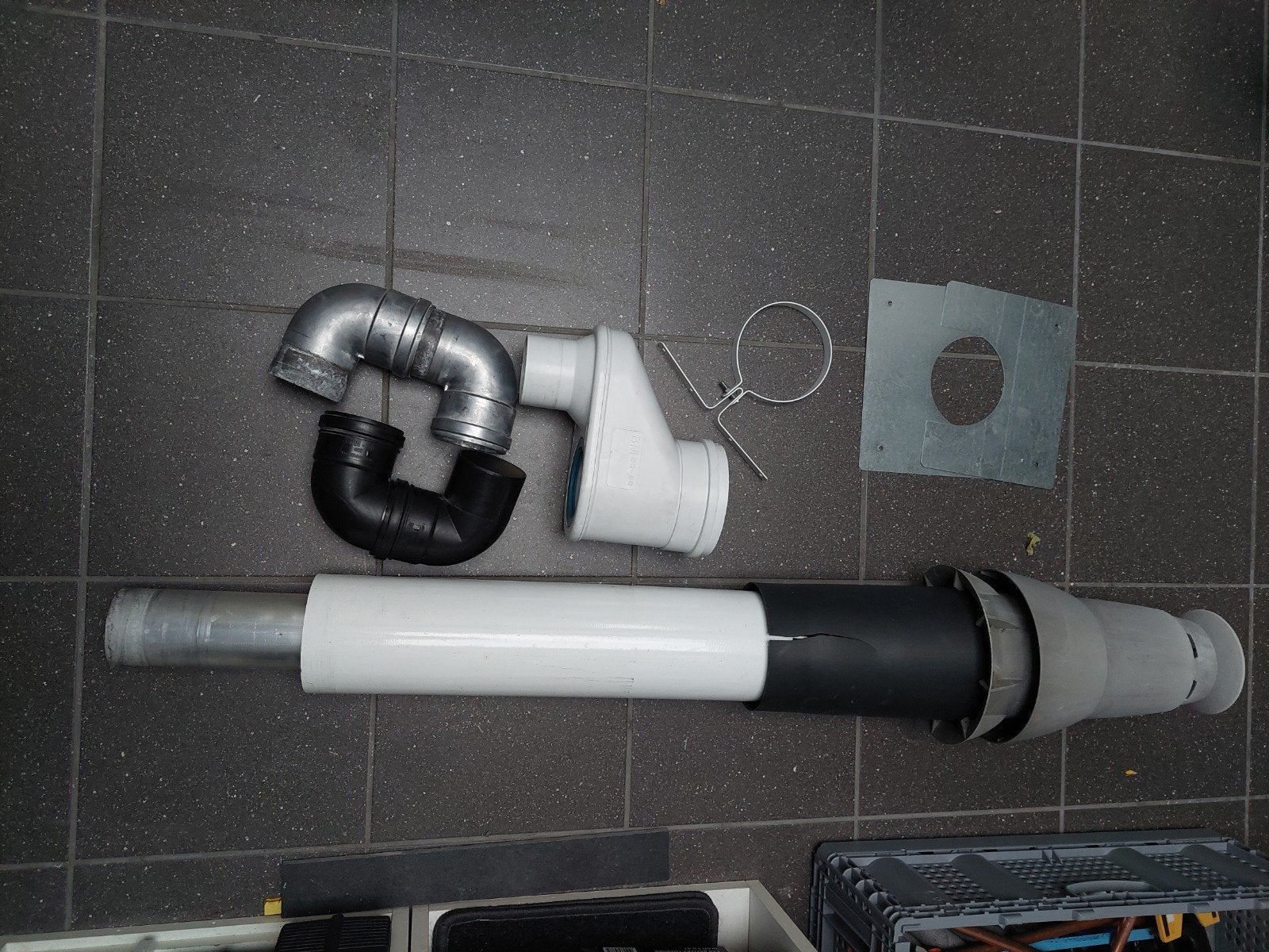 Burgerhout BM Skyline rookgasafvoer Plus toebehoren, Doe-het-zelf en Verbouw, Ophalen, Bochten, Gebruikt, Aluminium