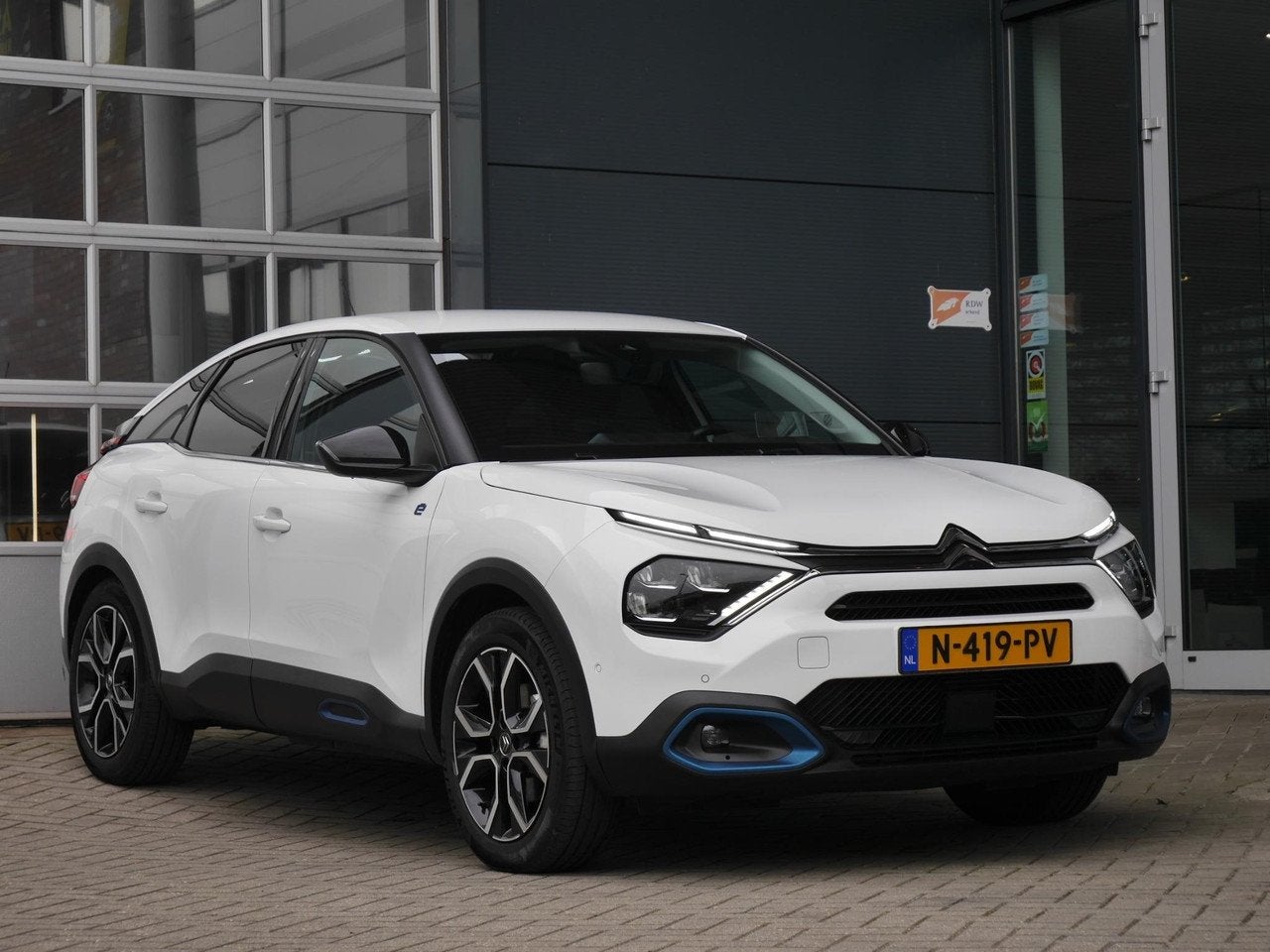 Citroën Ë-C4 Shine 50 kWh | Keyless entry en start | SOH 8, Auto's, 136 pk, Gebruikt, Wit, SUV of Terreinwagen