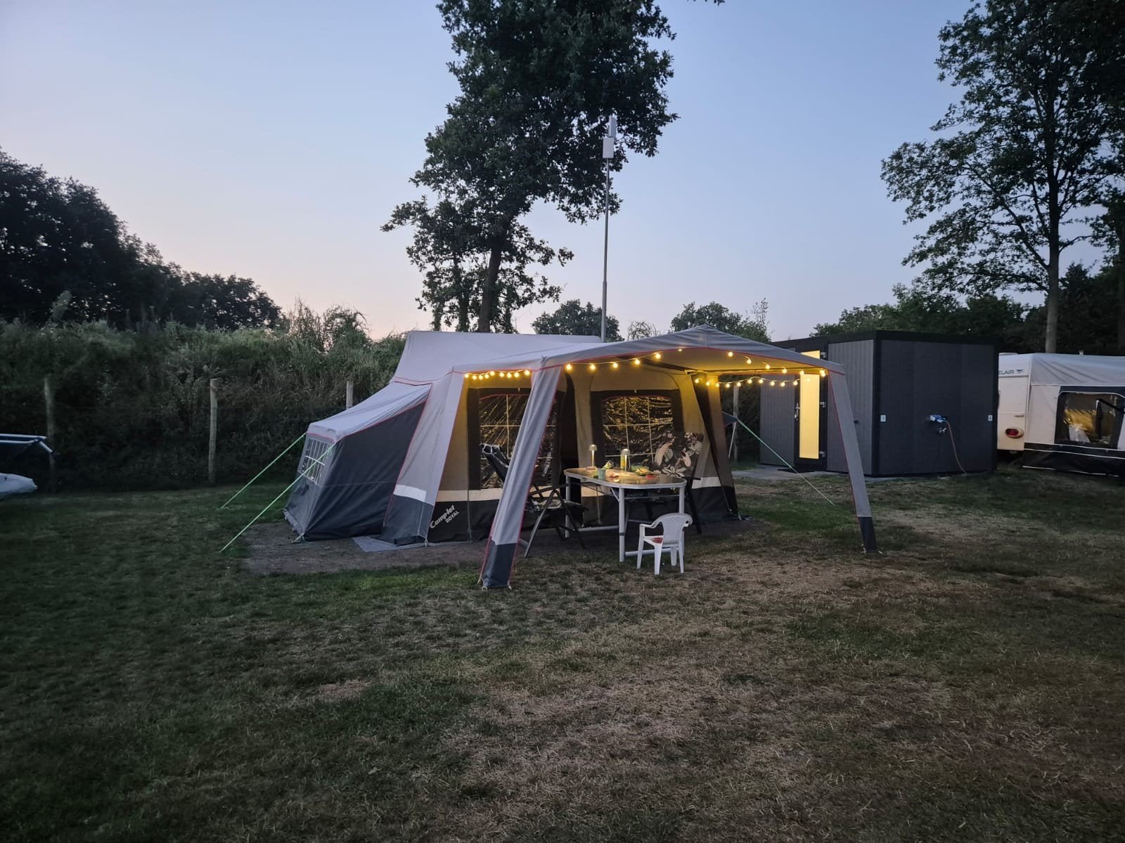 Camplet Royal 1995+ gasten cabine, Ophalen
