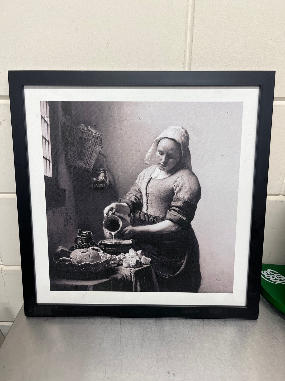 Nieuw: De Melkmeid - Johannes Vermeer (ingelijste print), Antiek en Kunst, Portret of Personen, Ophalen of Verzenden, Klassiek
